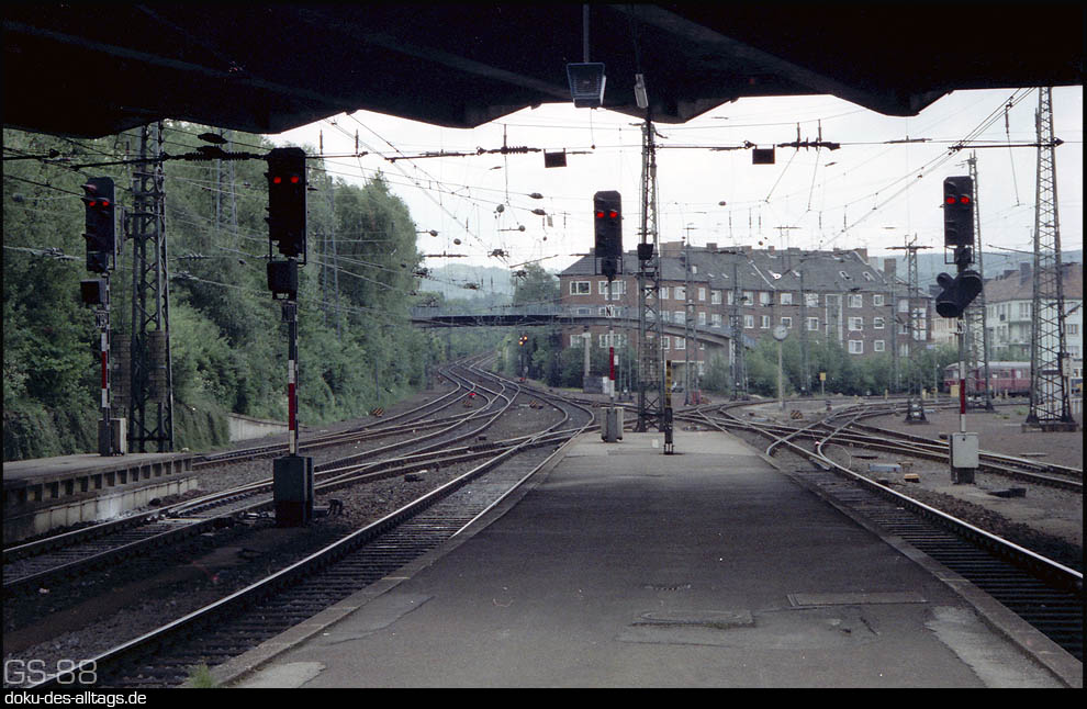Strecken und Bahnhöfe